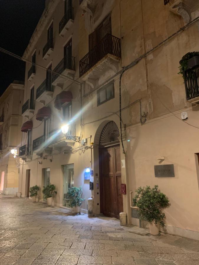 Albachiara Suite Rooms - City Center Trapani Bagian luar foto