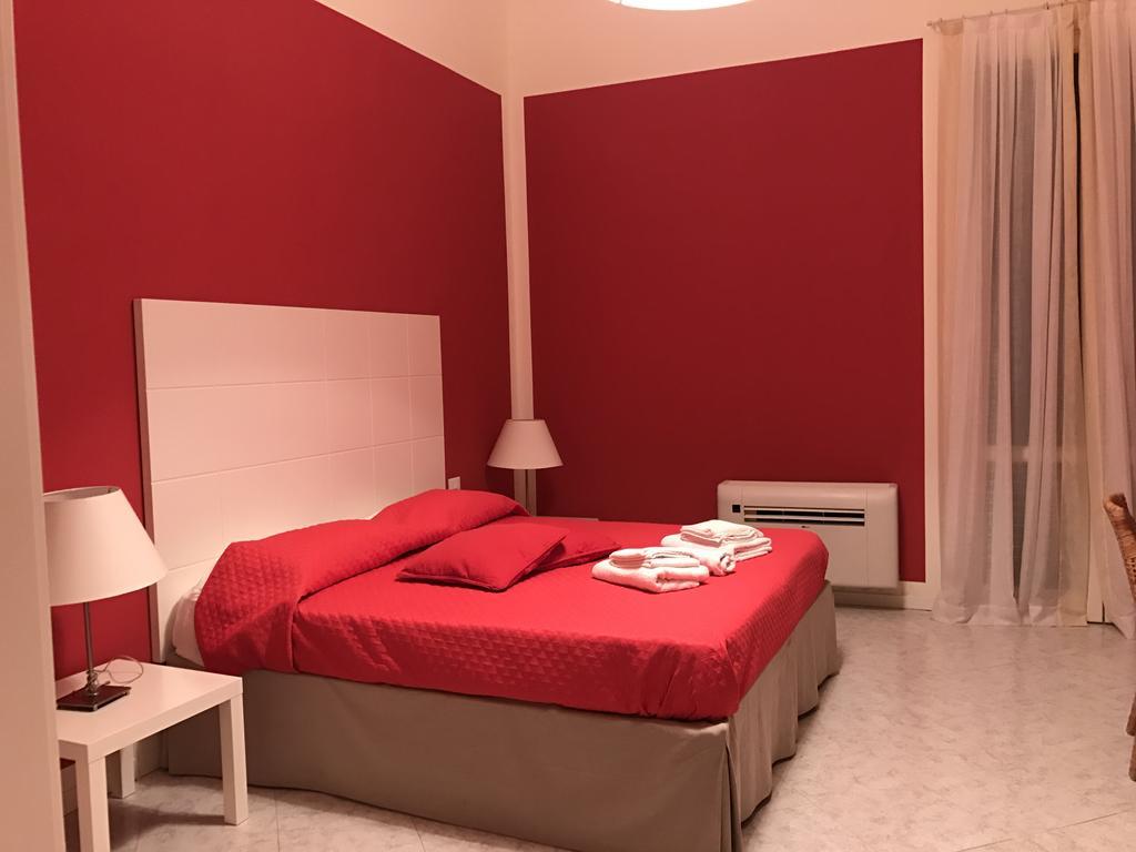 Albachiara Suite Rooms - City Center Trapani Bagian luar foto